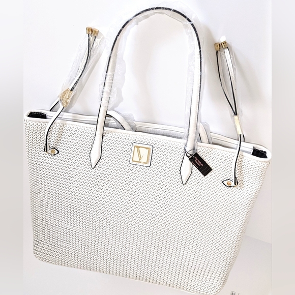 Nip luxury VS ivory faux raffia vegan gold tone v jumbo shoulder bag limited ed - Picture 4 of 8